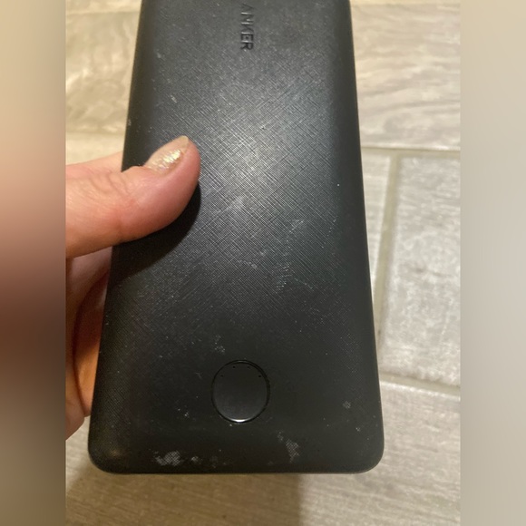 ANKER POWER BANK ⚡️ Fast Charging for Days ⚡️Universal Compatibility ⚡️ EUC - Picture 5 of 16